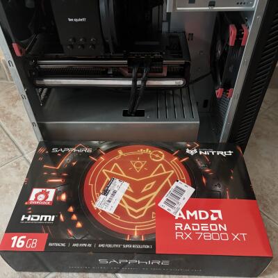 AMD RX Radeon 7800 XT Saphire Nitro+