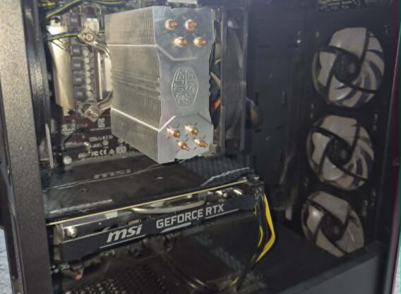 Intel Core i7-7700 Processor,16 GB DDR4 2666 MHz,MSI GeForce RTX 2060,Cooler Master ház