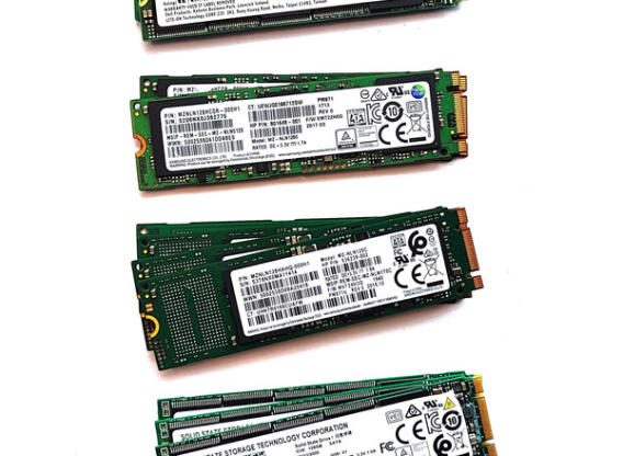 128GB M.2 SATA SSD meghajtó (használt 100/92%-os)